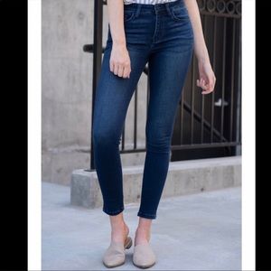 Flying Monkey stretchy skinny jeans NWT